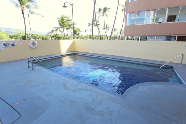 Building Photo - **KEALANI 2BD/2BA/1PK WAIKIKI CONDO FOR RENT**