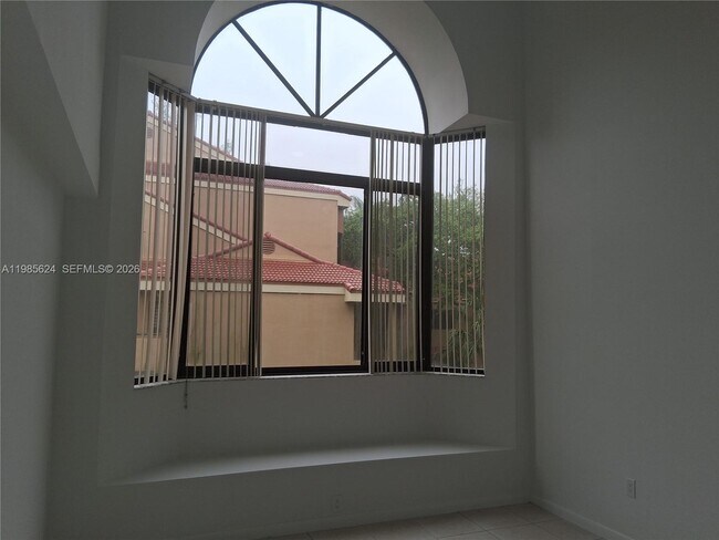 Building Photo - 15495 N Miami Lakeway