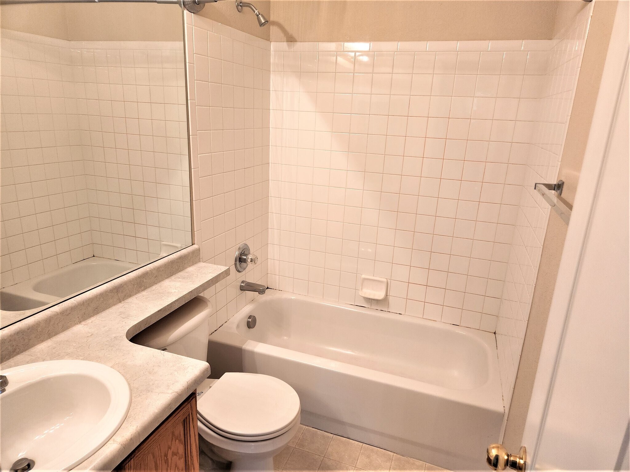 Building Photo - 796 Ridgebury Pl