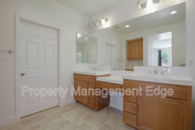 Building Photo - 31804 Bottle Brush St