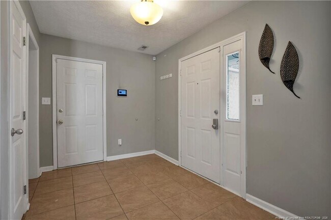 Building Photo - 300 Riverwind Dr