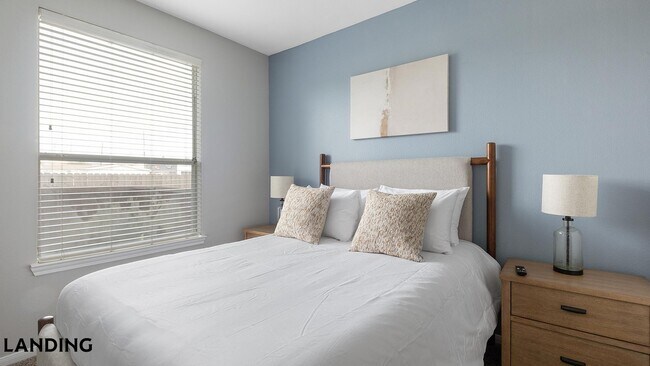 Building Photo - 14807 Woodland Hills Dr