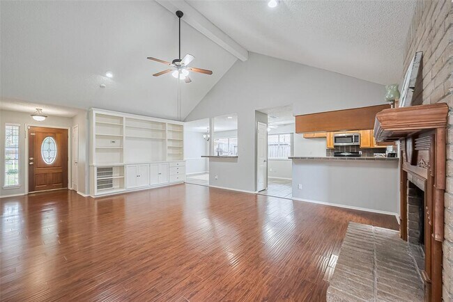 Building Photo - 2502 Knollbrook Ln