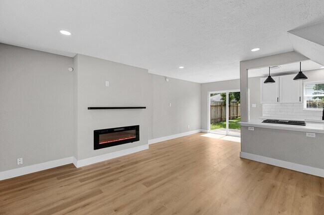 Building Photo - 12223 Kingslake Forest Dr