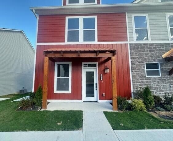 Building Photo - 1923 Cypress Ln