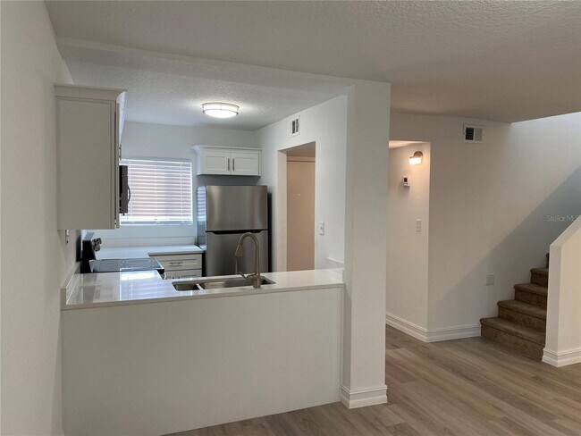 Building Photo - 260 Scottsdale Square