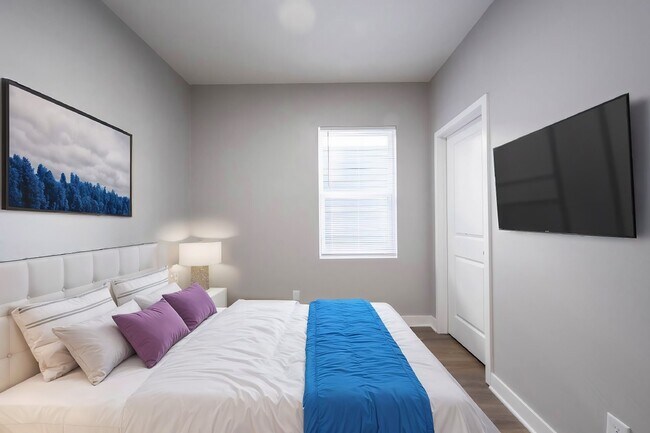 Building Photo - "Spacious 3-Bedroom Duplex with Granite Charm in Indianapolis – 1250 Sq Ft of Modern Living!"