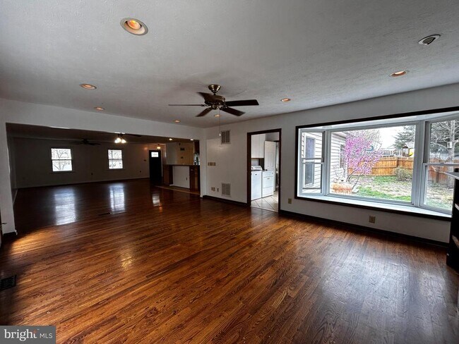 Building Photo - 123 Meadowbrooke Pl