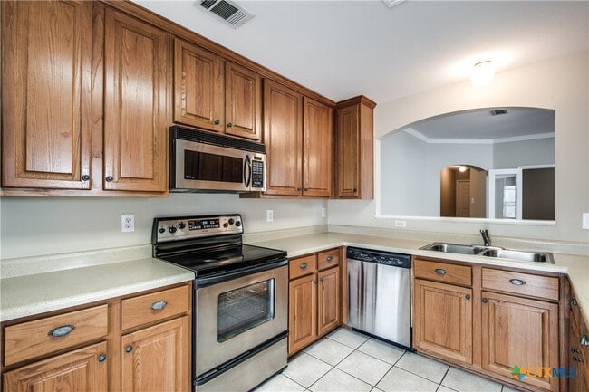 Building Photo - 5914 Wexford Brook