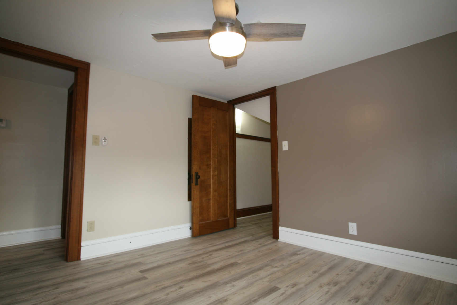 bedroom - 13842 Clifton Blvd