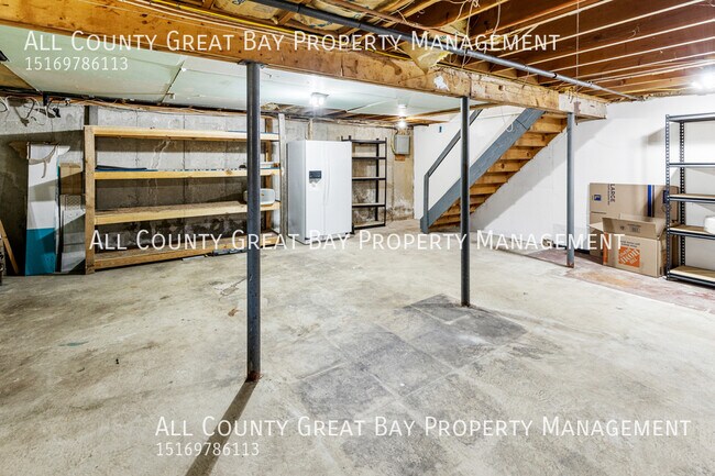 Building Photo - 921 Church St