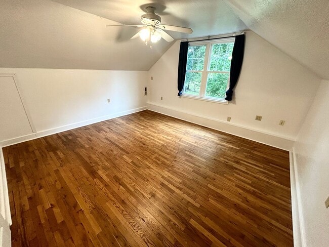 Building Photo - Four Bedroom House just outside Blacksburg