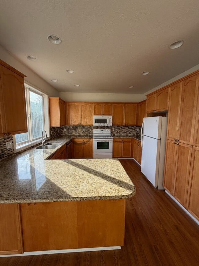 Building Photo - Great Location in Canby-Ready to Rent