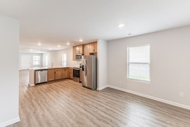 Building Photo - Beautiful home available for rent