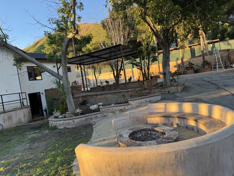 Building Photo - 9859 Foothill Blvd