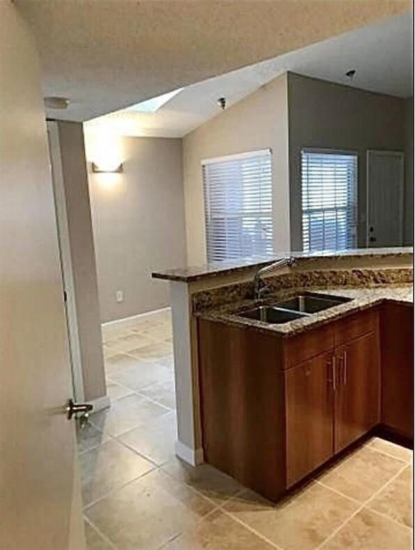 Building Photo - 1165 Crystal Way