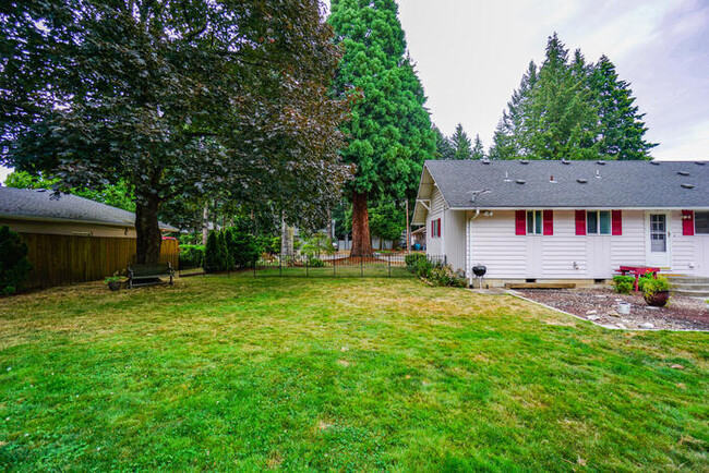 Building Photo - BEAUTIFUL LANDSCAPED THREE BEDROOM WITH BO...