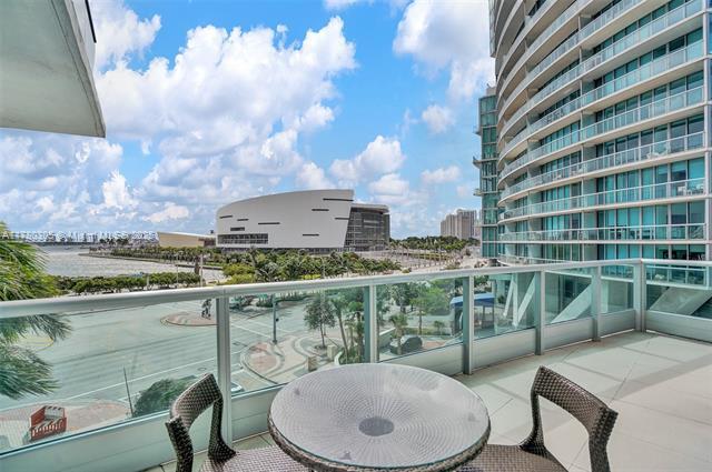 Building Photo - 900 Biscayne