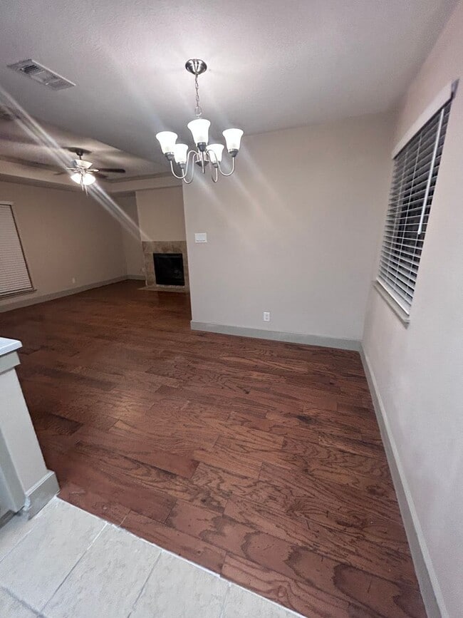Building Photo - Newly Renovated 2 Bedroom, 2 Bath Duplex — Move-In Ready!