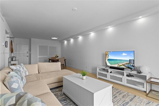 Building Photo - 2501 S Ocean Dr