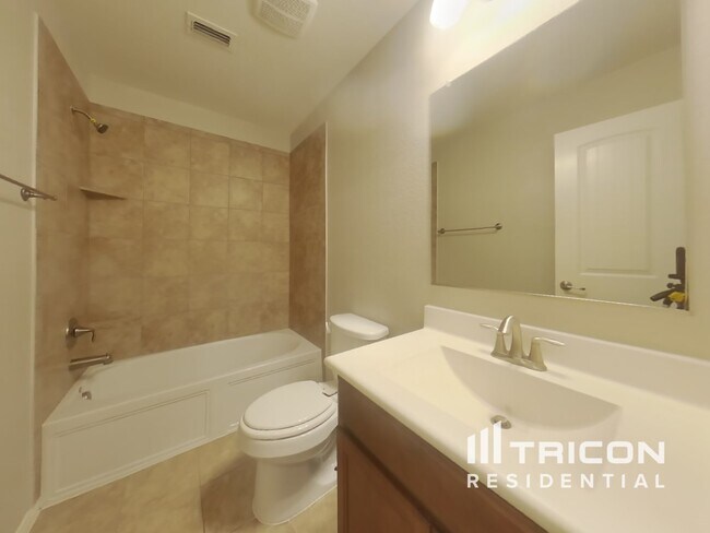 Building Photo - 12308 Shine Ave