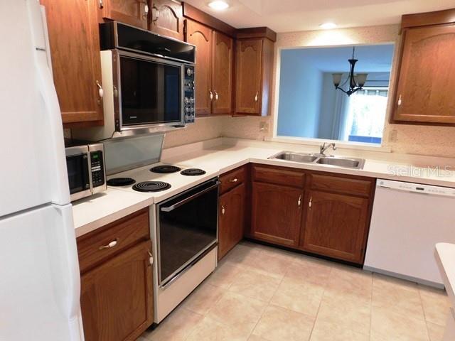 Building Photo - 375 3 Lakes Ln