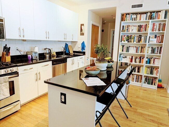 Building Photo - 24 Bay State Rd