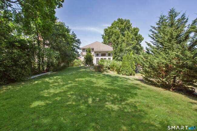 Building Photo - 14 Burr Rd