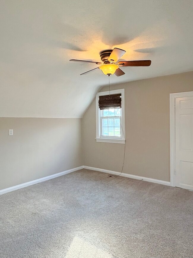 Building Photo - 707 Edgewood St