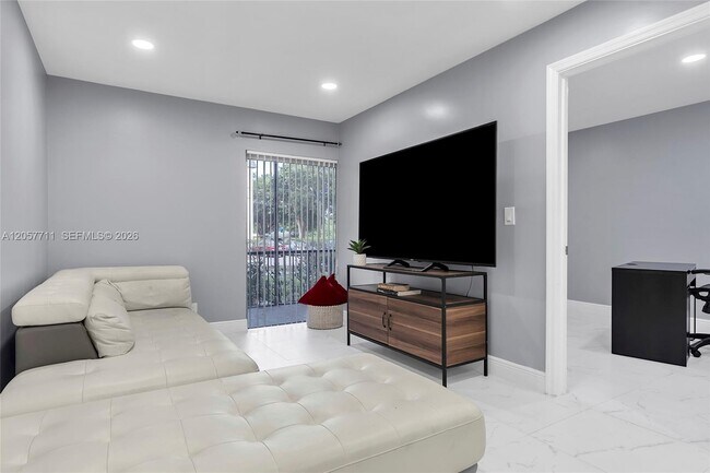 Building Photo - 3300 Spanish Moss Terrace