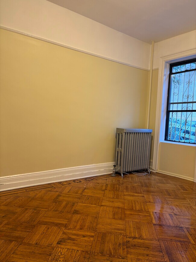 Building Photo - 129 Sunnyside Ave