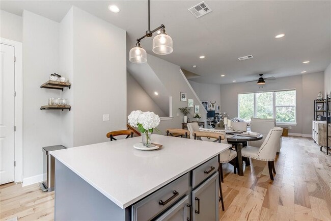 Building Photo - 1405 Hyde St