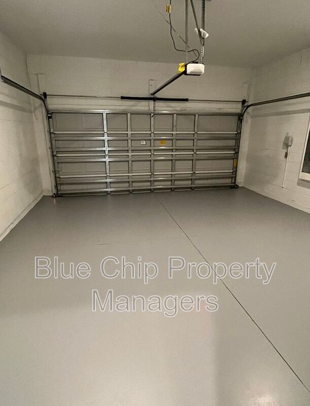 Building Photo - 3031 Country Side Dr