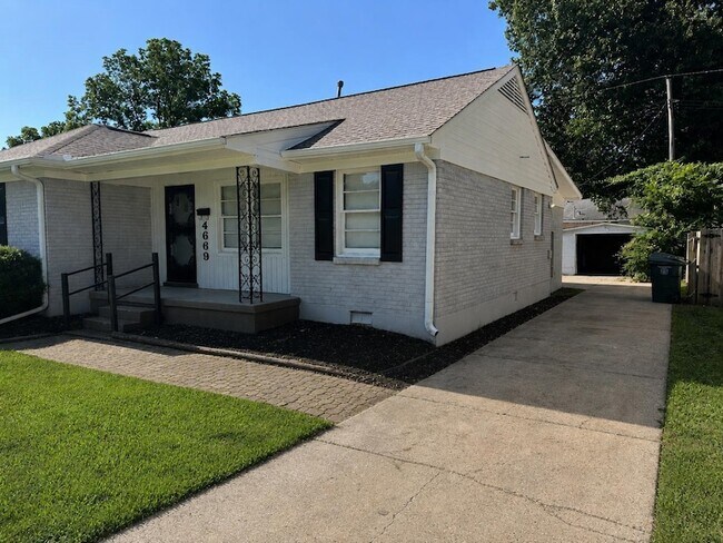 Building Photo - 4669 Durbin Ave