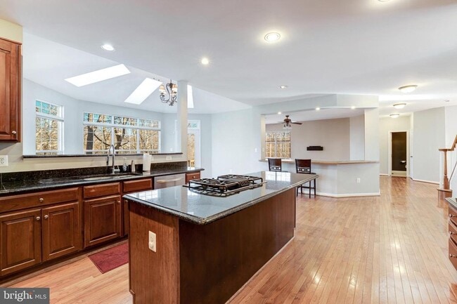 Building Photo - 43258 Meadowood Ct