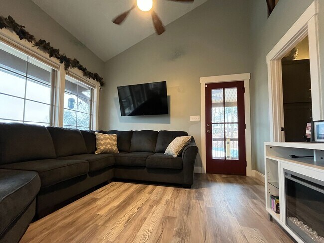 Building Photo - Lakefront Living in Lyman, SC