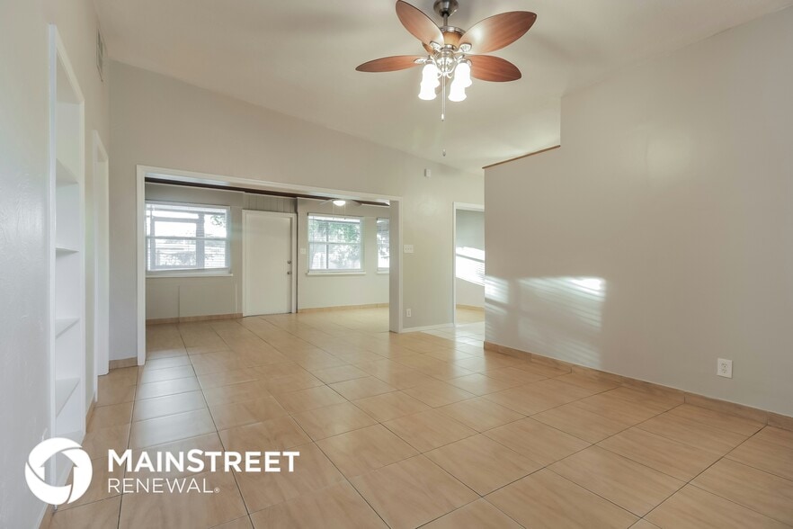 Building Photo - 28 S Oxalis Dr