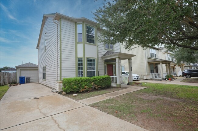 Building Photo - 18851 Sandelford Dr