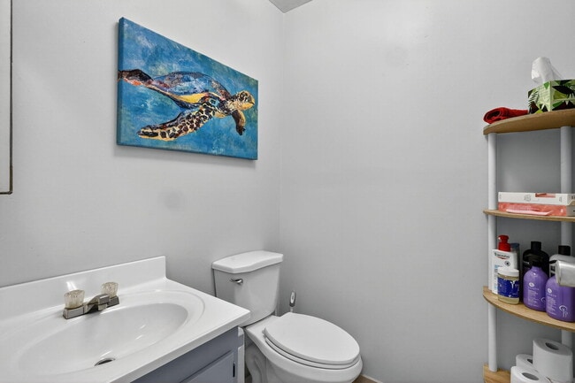 Building Photo - 610 Monaco Way