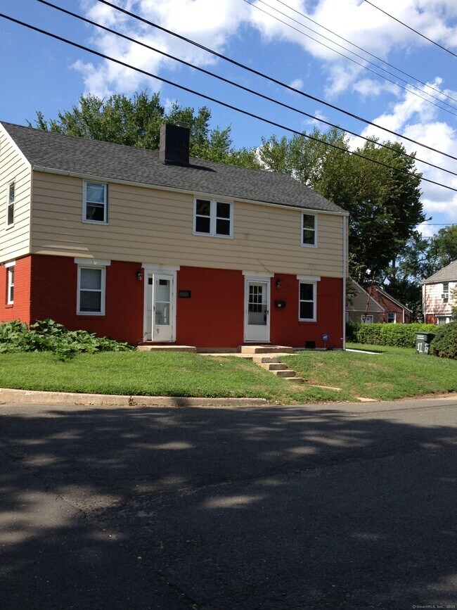 Primary Photo - 11 High Ridge Dr