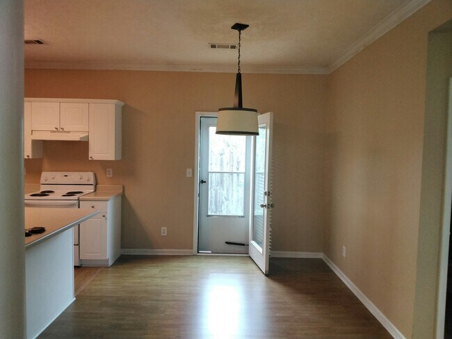 Building Photo - 517 McGregor Ct