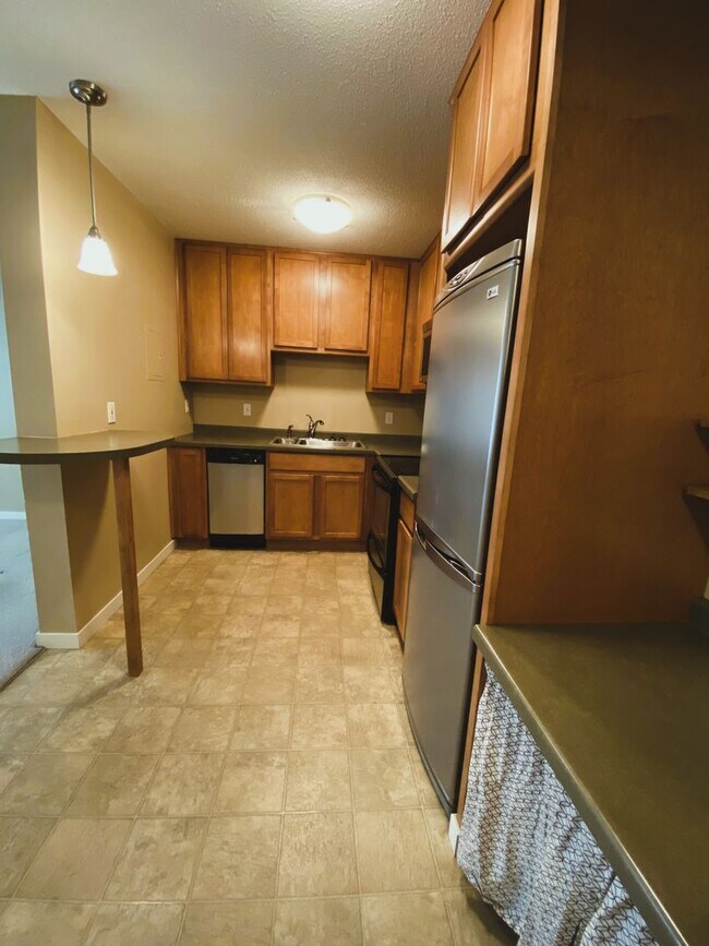 Building Photo - 3729 Snelling Ave