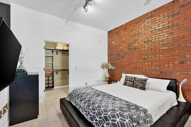 Building Photo - 7301 E 3rd Ave