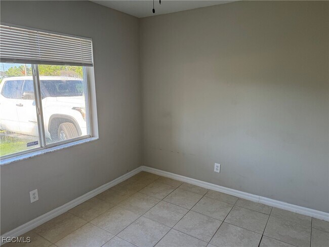Building Photo - 1031 Jaguar Blvd