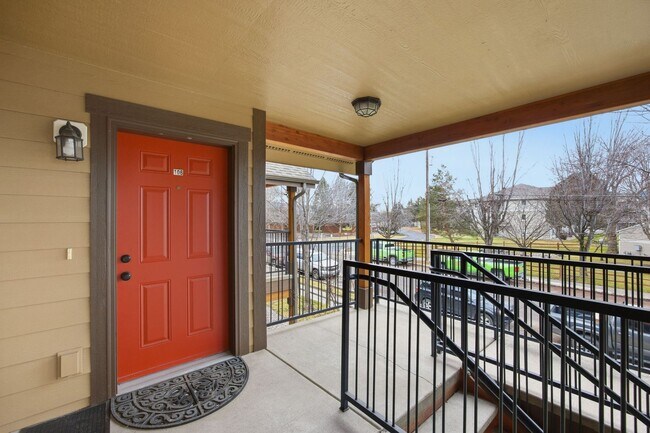 Building Photo - 2 Bed 2 Bath Condo - Near Shopping!