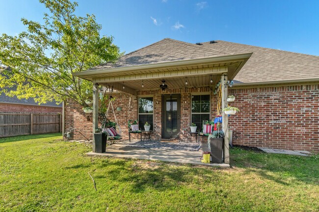 Building Photo - 3960 W Mountain View Dr