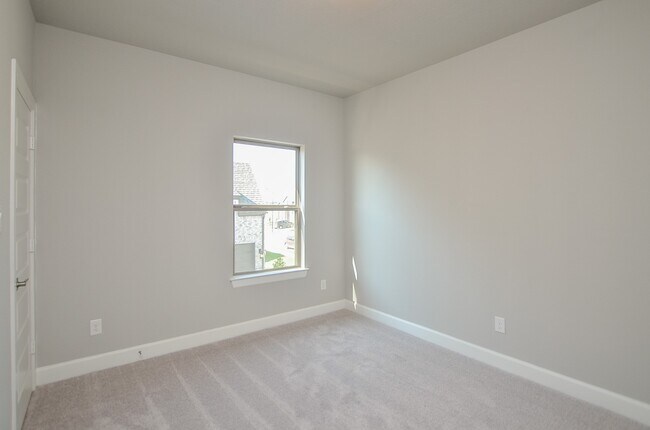 Building Photo - 7610 Blue Finch Ln