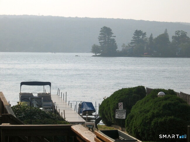 Building Photo - 7 Clearwater Ln