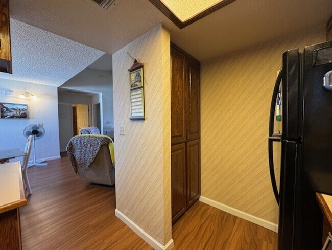 Building Photo - 1BR 1BA Winter Vacation Rental with River Views-RIVERVIEW BLUFFS