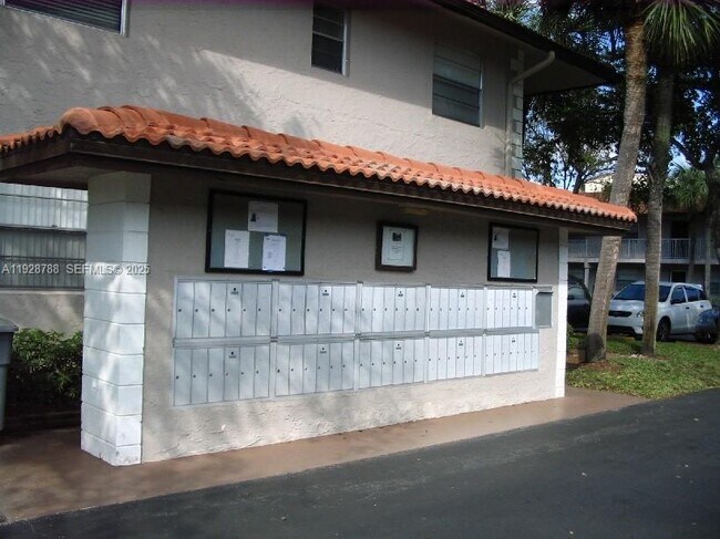 Building Photo - 8750 Royal Palm Blvd